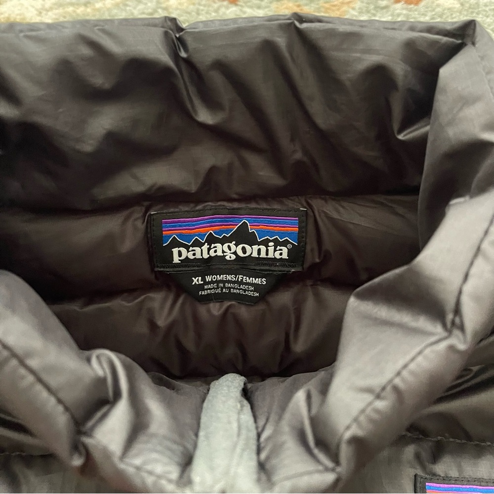 Patagonia Down Sweater Jacket Womens XL Puffer Full Zip Lightweight Warm Coat - Picture 2 of 9